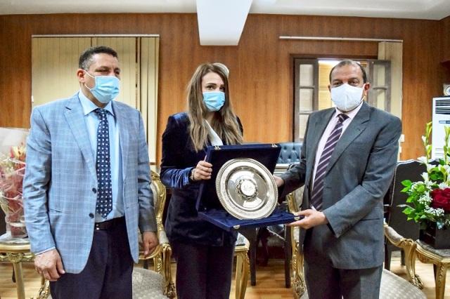 رئيس جامعة بني سويف يوقع بروتوكول تعاون مع مؤسسة أحمد محسن الخيرية