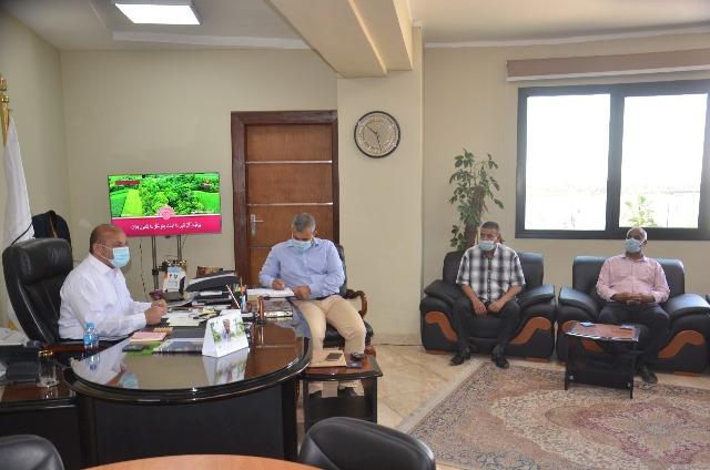 السكرتير العام يوجه رؤساء المناطق بتكثيف حملات متابعة تطبيق قرارات الحكومة
