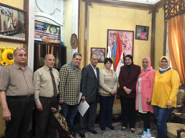 تكرم مديرة الإدارة التعليمية 