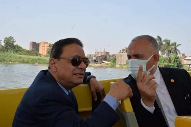كرم جبر ووزير الري