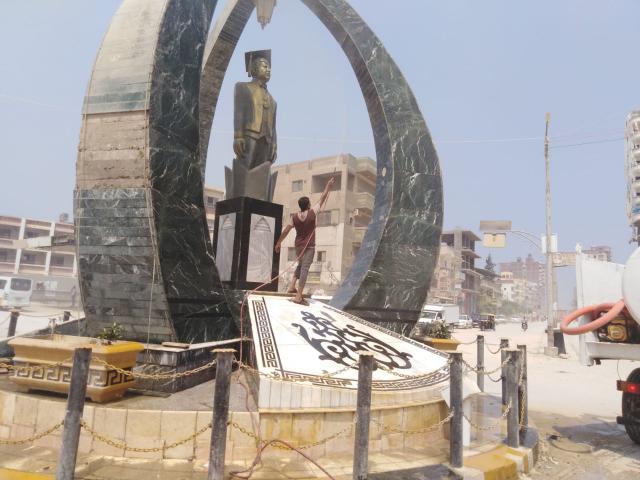 تمثال أحمد زويل