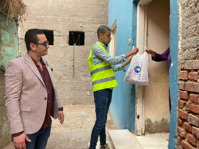 توزيع كراتين مستقبل وطن