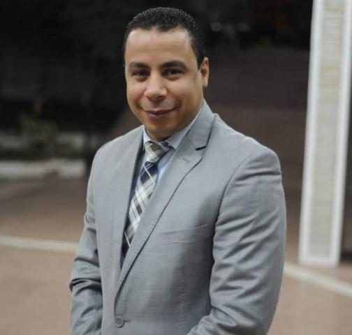 الكاتب صفوت عمران