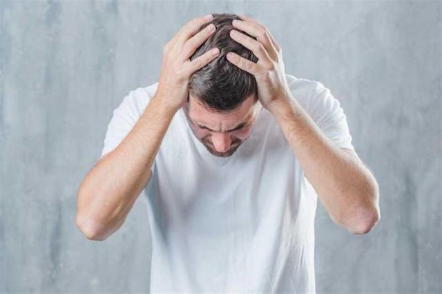 ”بتصحى مصدع”؟.. اعرف الأسباب