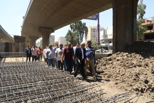 محافظ الجيزة في منطقة تطوير محور المريوطية