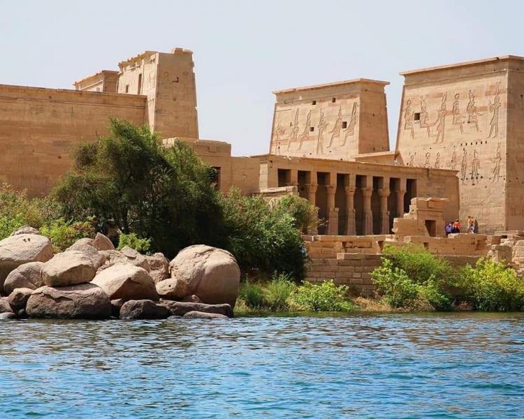 الحدث