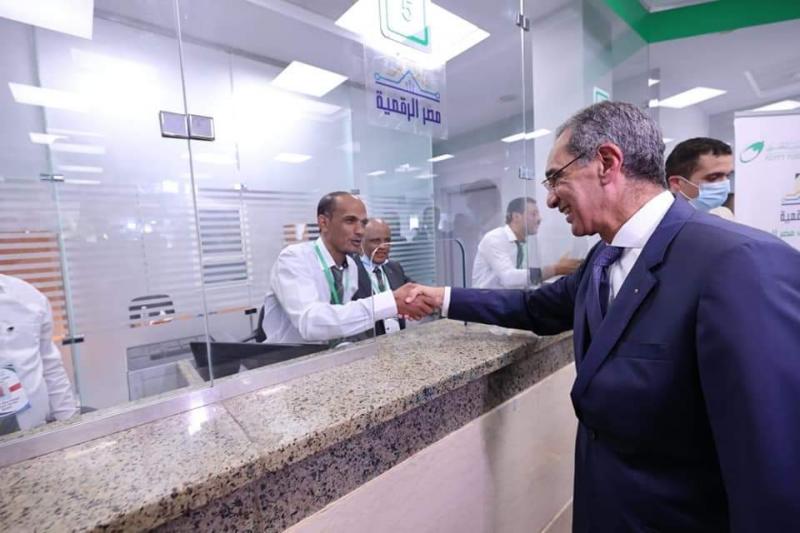 وزير الاتصالات