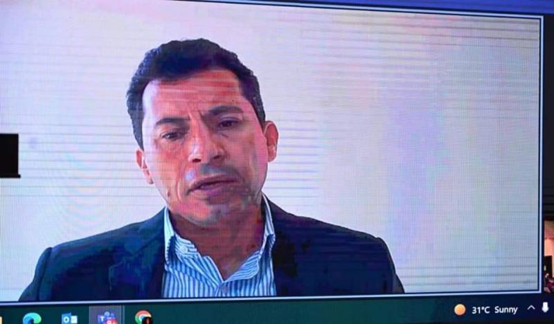 وزير ال ياضة