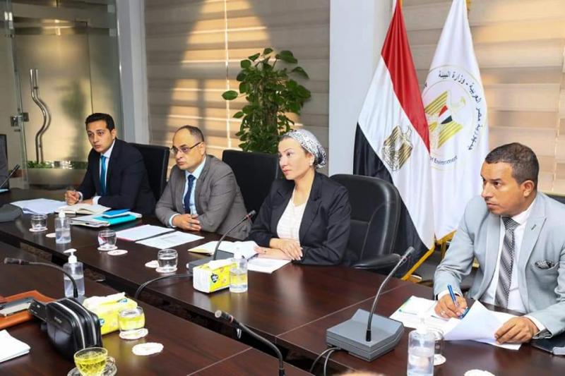 وزيرة البيئة