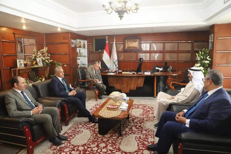 العمل العربي