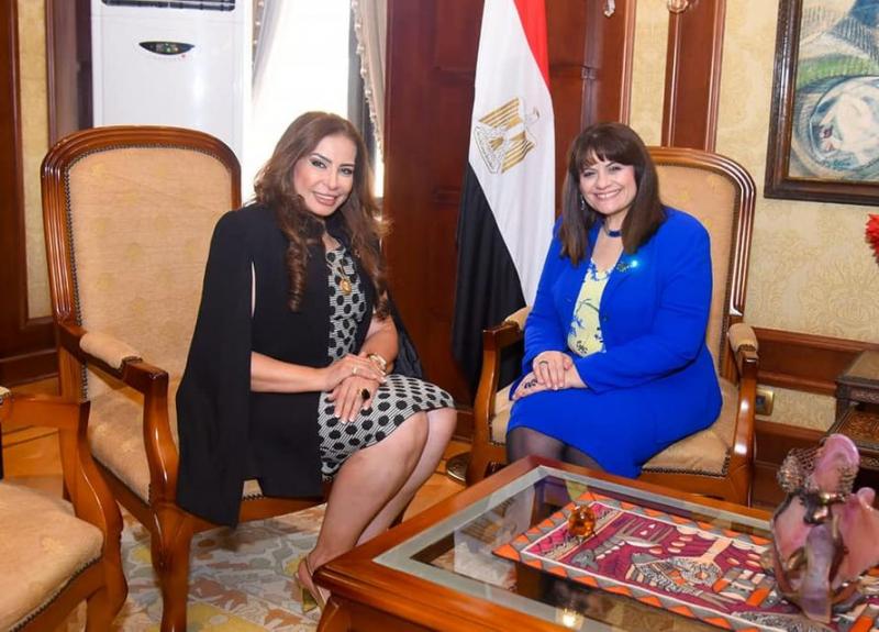 وزيرة الهجرة