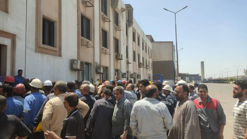 عمال شركة بشاي