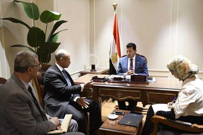 وزير الرياضة يستقبل سفير مصر لدى أوغندا قبل تسلم مهامه