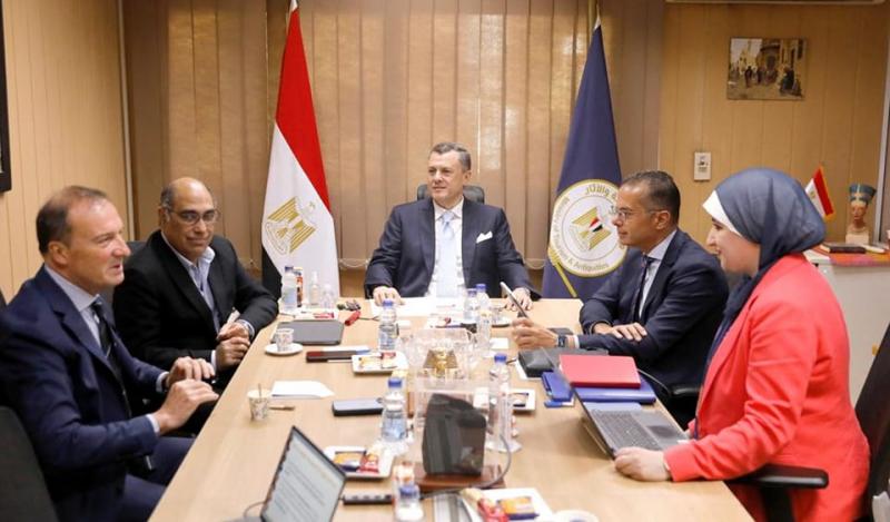 وزير السياحة