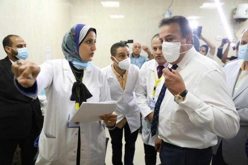 وزير الصحة يتفقد مستشفى أبو تيج النموذجي.. ويؤكد اهتمام القيادة السياسية بتحسين الخدمات الطبية في محافظات الصعيد