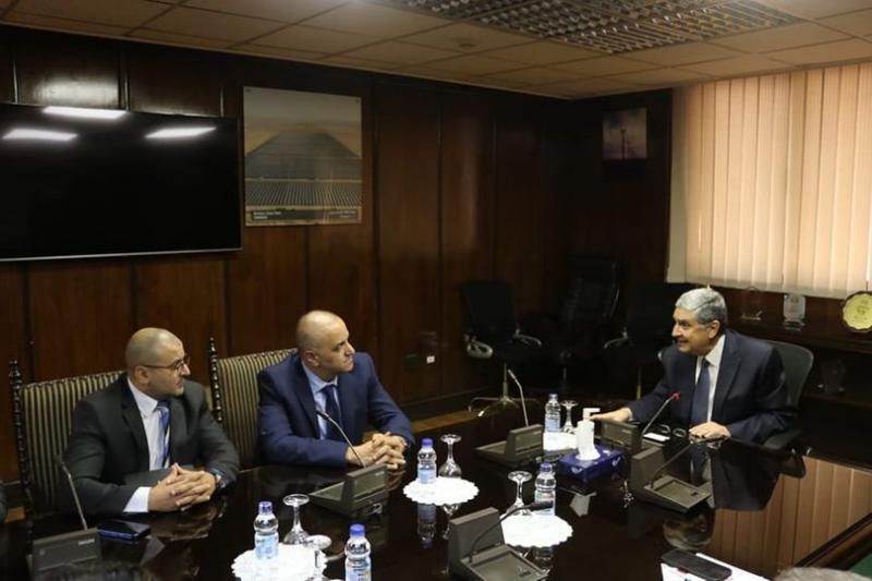 وزير الكهرباء 
