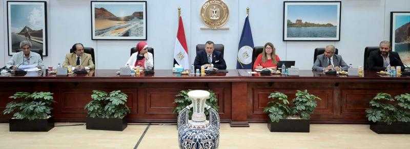 وزير السياحة يلتقي بأعضاء مجلس إدارة الاتحاد المصري للغرف السياحية