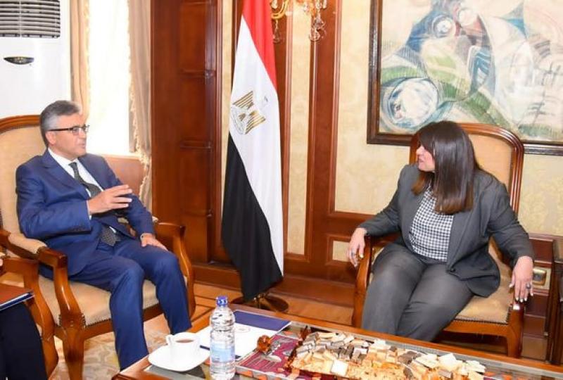 وزيرة الهجرة
