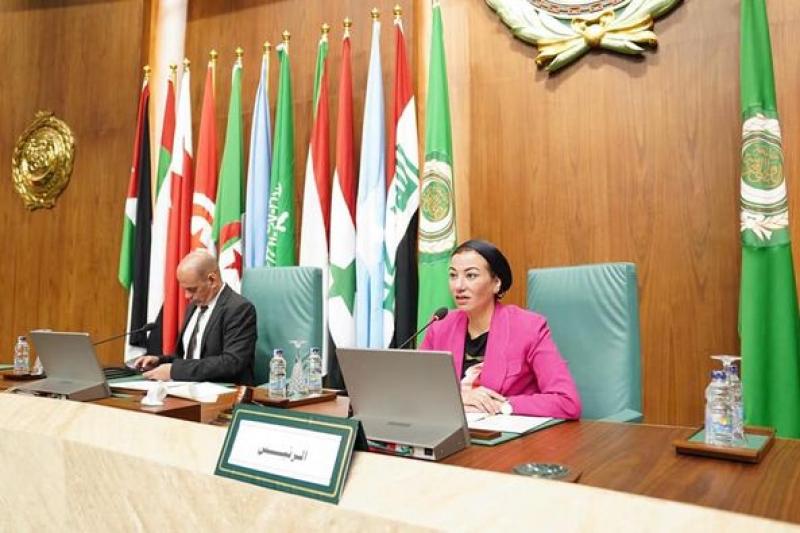 وزيرة البيئة