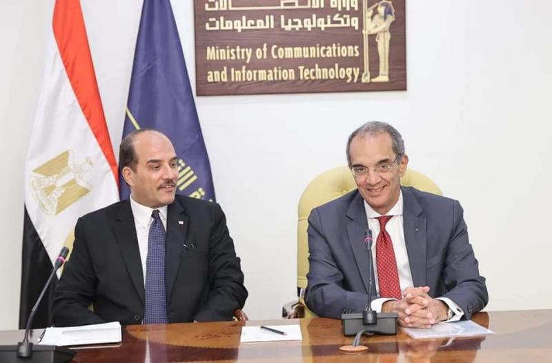 وزير الاتصالات