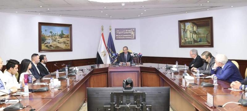 وزير الاتصالات