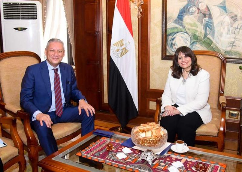 وزيرة الهجرة