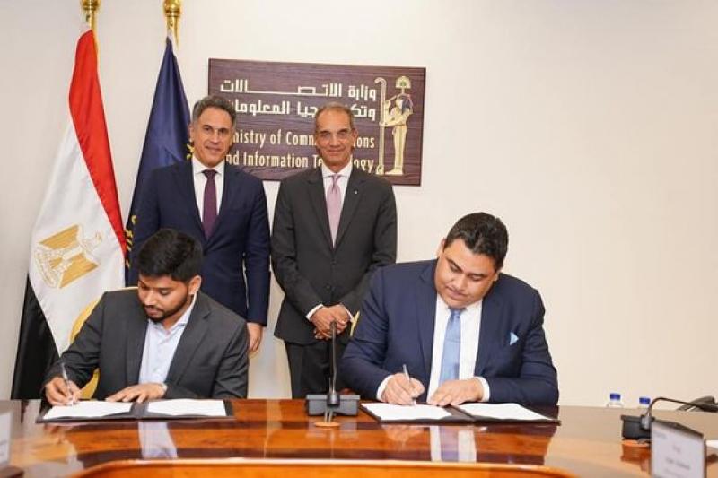 وزير الاتصالات
