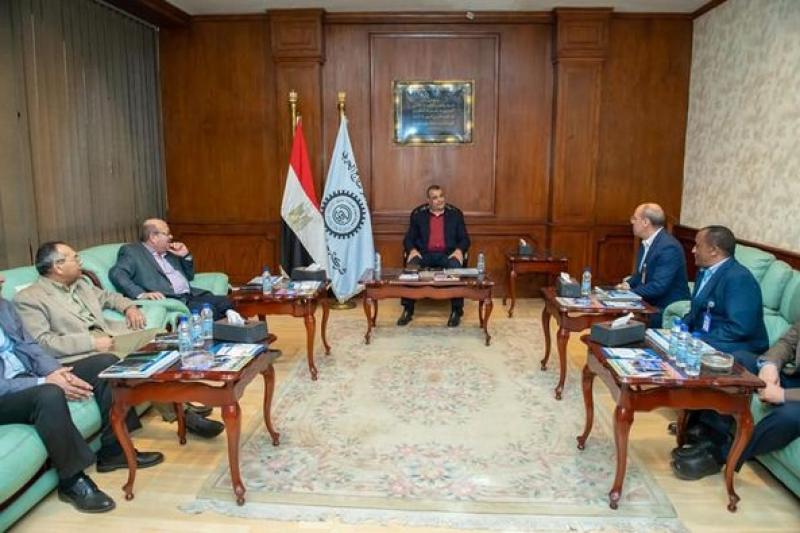 وزير الإنتاج الحربي