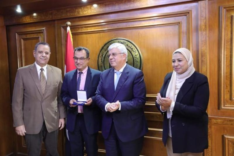 وزير التعليم العالي