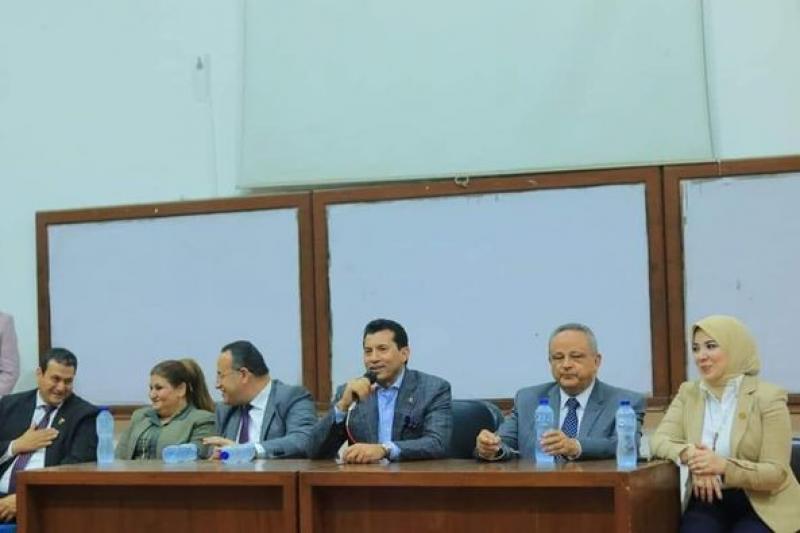 وزير الشباب