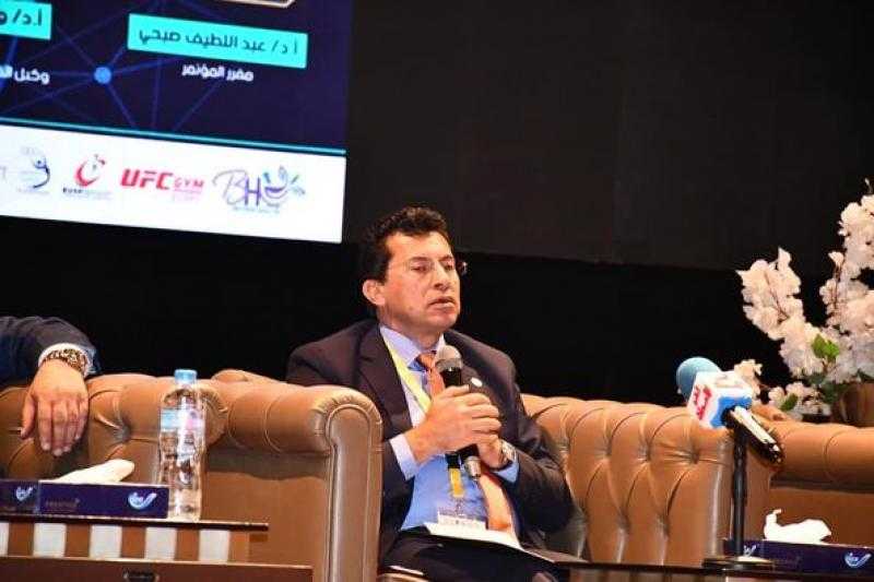 أشرف صبحي يشارك في جلسة بعنوان ”قانون الرياضة (الإشكاليات..الطموح)”