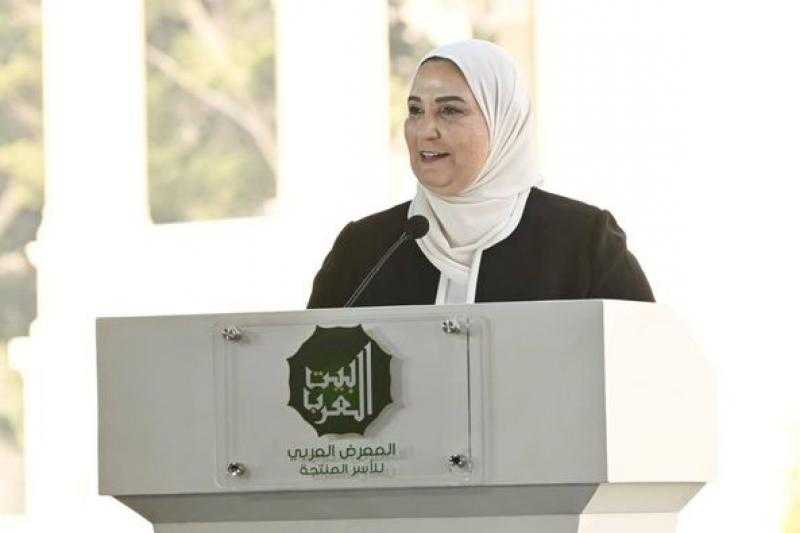 أمين عام جامعة الدول العربية ووزيرة التضامن الاجتماعي يفتتحان المعرض العربي للأسر المنتجة