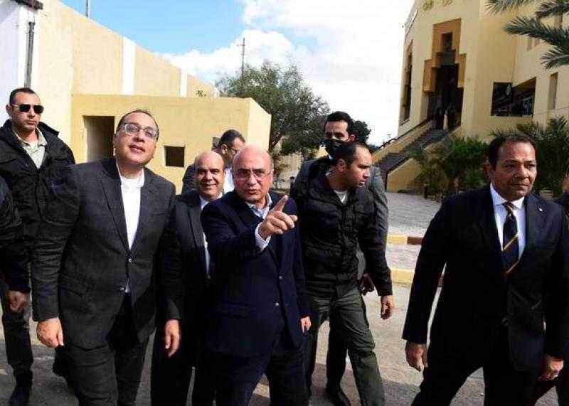 رئيس الوزراء يتفقد محكمة شمال سيناء الابتدائية بالعريش قبل أيام من عودة انتظام العمل بها
