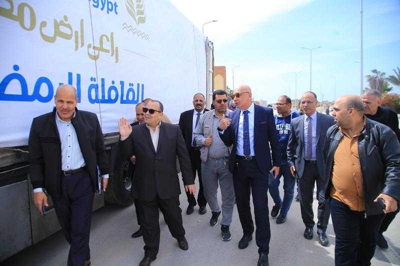 البنك الزراعي يواصل توزيع المساهمات الغذائية على الأسر الأكثر احتياجاً في 7 محافظات
