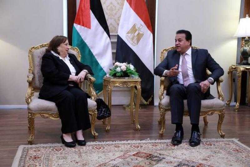 وزير الصحة: تدريب الكوادر الفلسطينية داخل المنشآت الطبية لوزارة الصحة المصرية