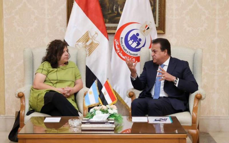 وزير الصحة يلتقي نظيرته الأرجنتينية لبحث سبل التعاون المشترك