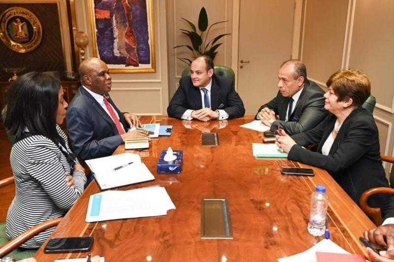 وزير التجارة يبحث مع وفد البنك الأفريقي للإستيراد والتصدير ترتيبات استضافة القاهرة لمعرض التجارة البينية الأفريقي