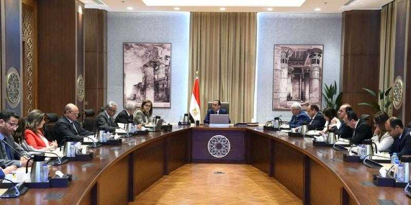 رئيس الوزراء يبحث سبل التوسع والنهوض بمنظومة المدارس الفنية والحرفية بالشراكة مع القطاع الخاص