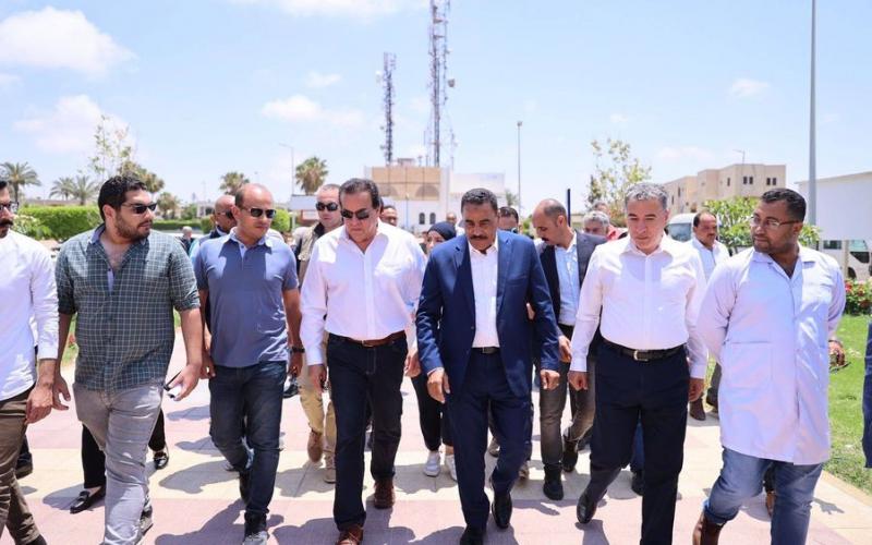 وزير الصحة يتفقد مستشفى مارينا المركزي لمتابعة تنفيذ خطة التأمين الطبي للمدن الساحلية بالتزامن مع دخول فصل الصيف