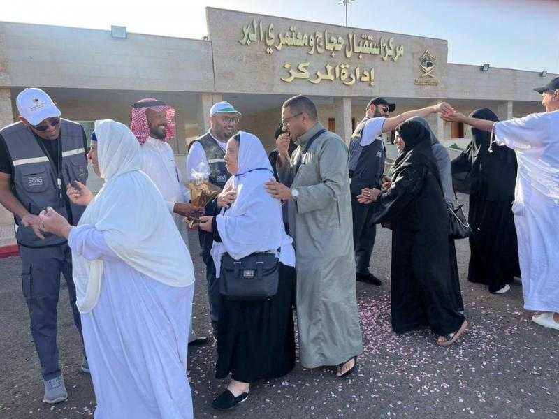 وزارة السياحة:  لجان بعثة الوزارة بالمدينة المنورة بالسعودية تستقبل أول أفواج الحج السياحي البري