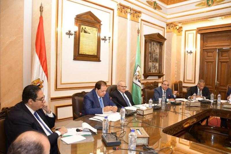 اجتماع مجلس أمناء مستشفى 500 500 لمناقشة ومتابعة تطورات التنفيذ
